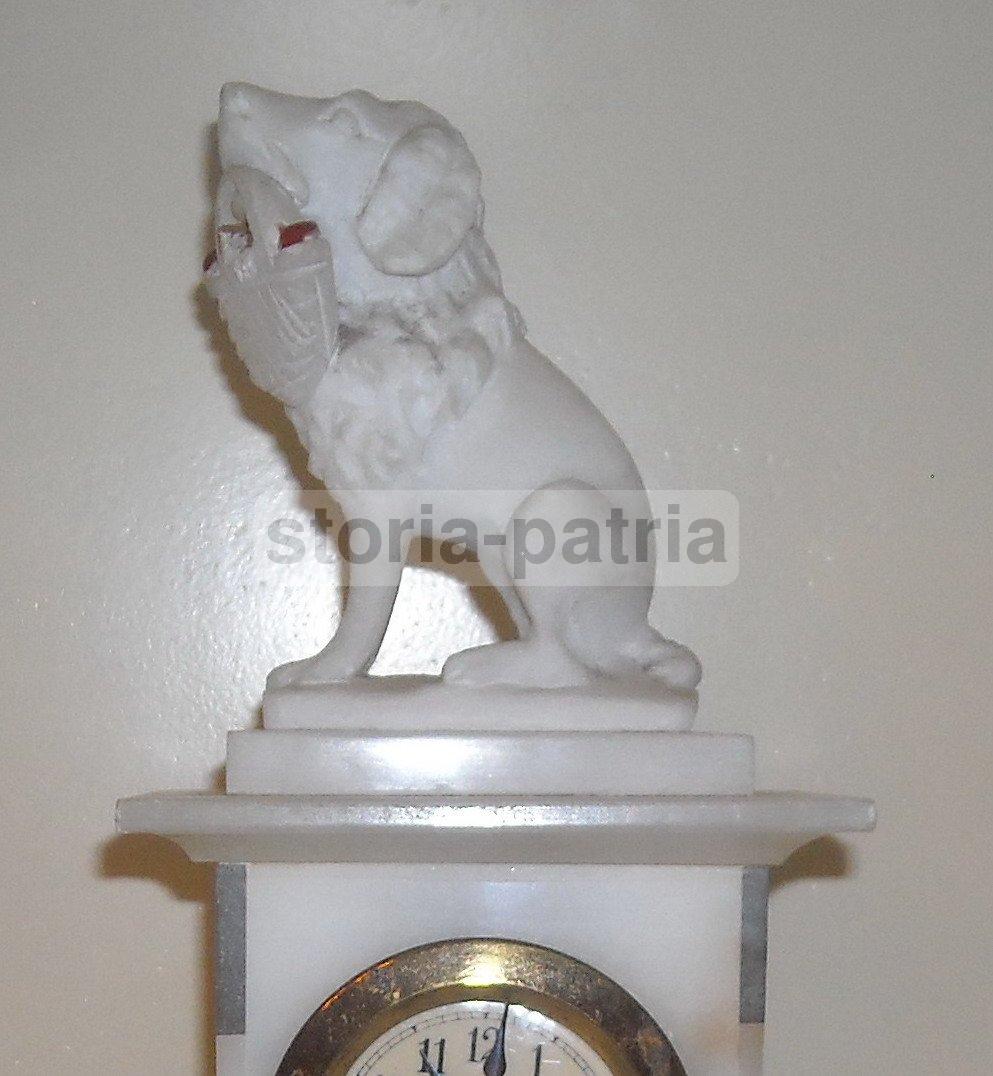 Antico Orologio, Decorativo Soprammobile, Artistico Marmo, Cane Da Caccia, d'Epoca immagine 2