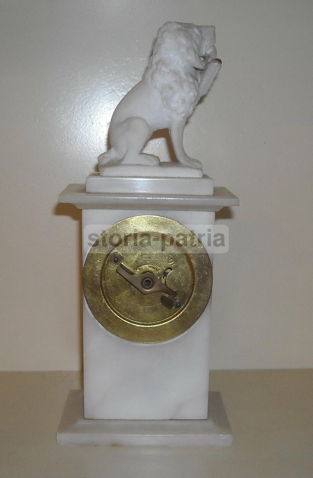 Antico Orologio, Decorativo Soprammobile, Artistico Marmo, Cane Da Caccia, d'Epoca immagine 4