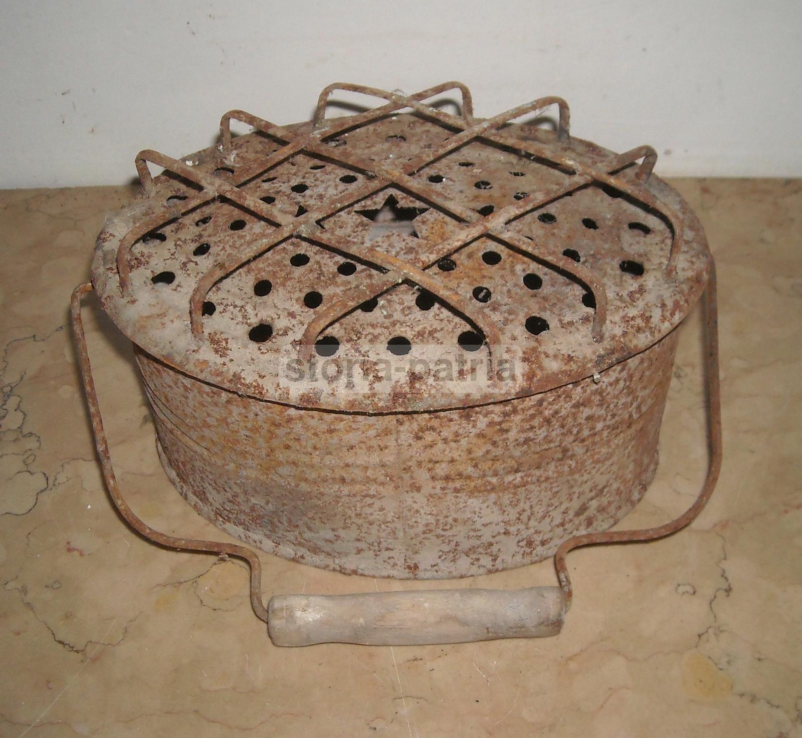 Artigianato Del Ferro, Antico Scaldaletto, Coperchio Traforato, Oggetto Folklorico immagine 1