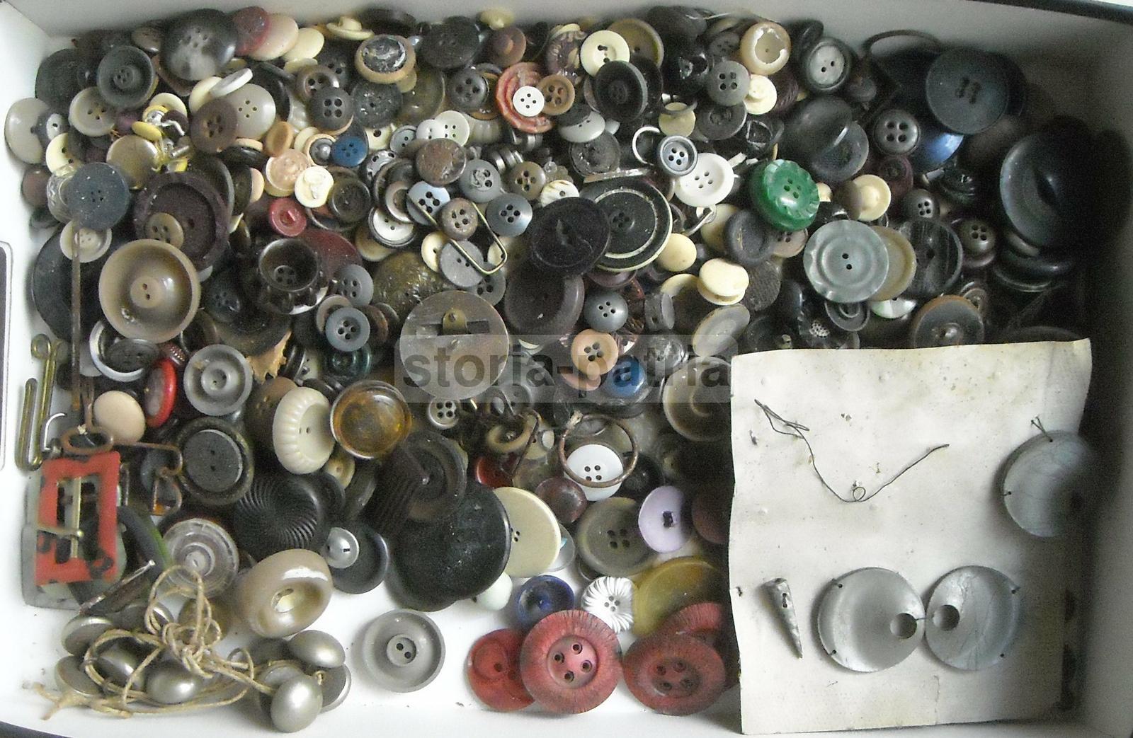 Cucito, Sartoria, Raccolta Di Bottoni d'Epoca, Decorativi, Da Collezione, Utilissimi immagine 1