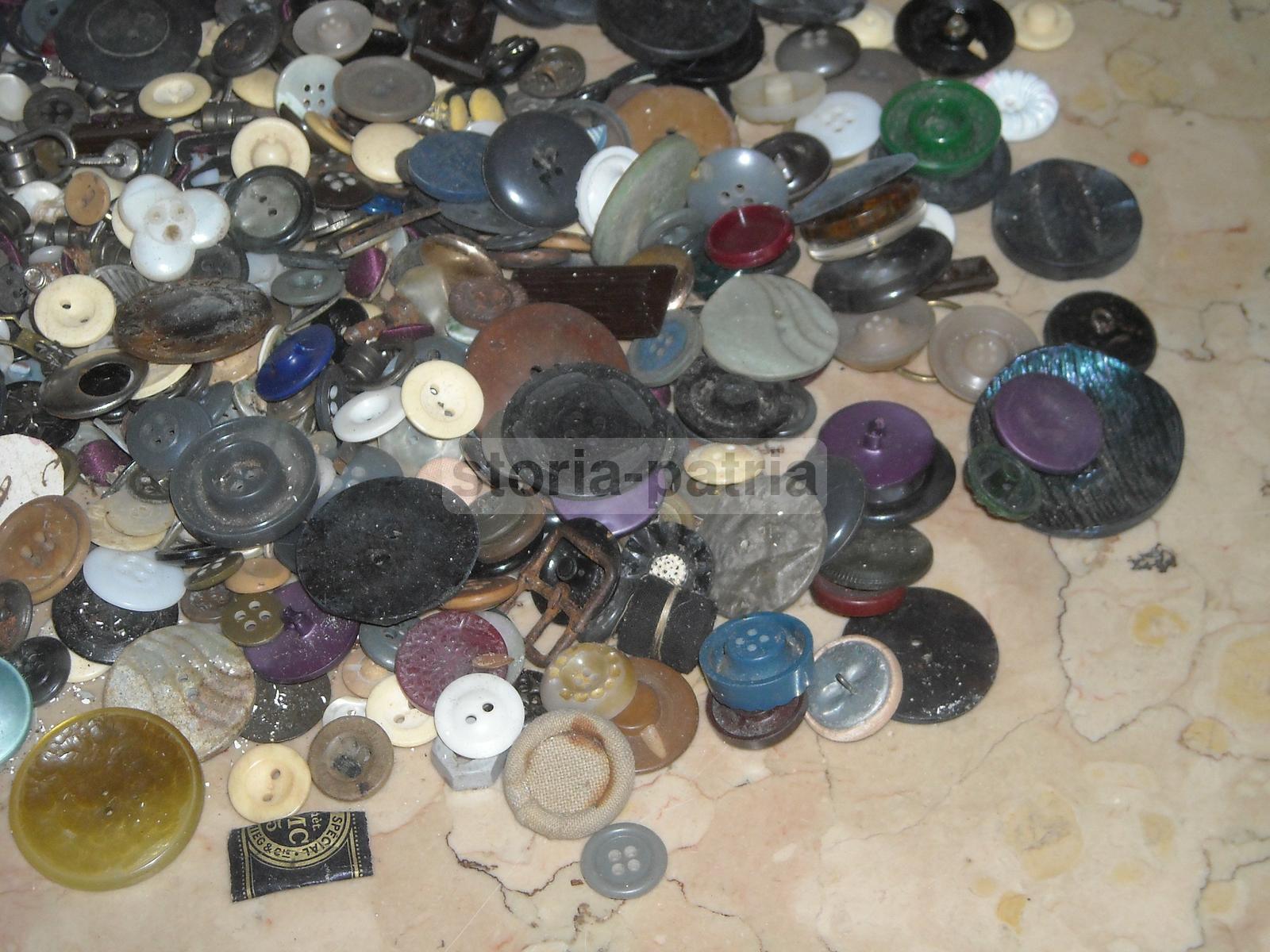 Cucito, Sartoria, Raccolta Di Bottoni d'Epoca, Decorativi, Da Collezione, Utilissimi immagine 8