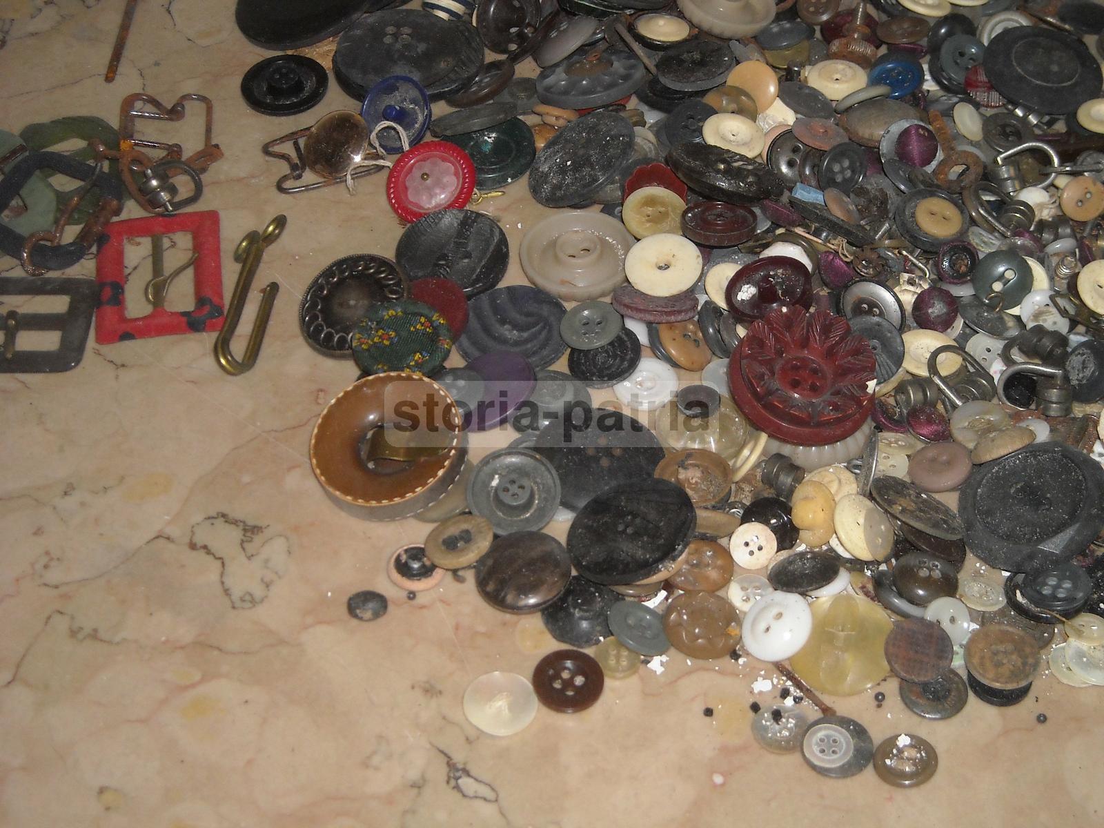 Cucito, Sartoria, Raccolta Di Bottoni d'Epoca, Decorativi, Da Collezione, Utilissimi immagine 9