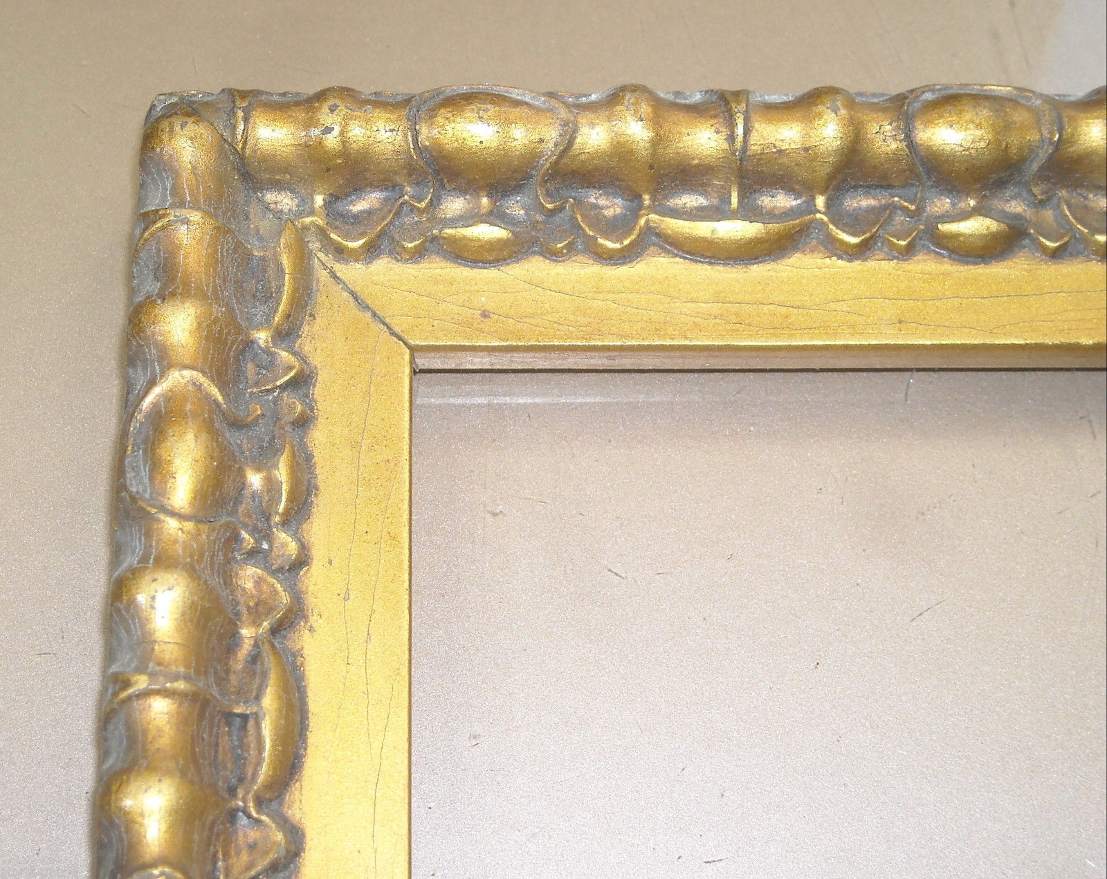 Decorativa Antica Cornice, Con Artistici Rilievi, Graziose Dimensioni, Miniature immagine 1