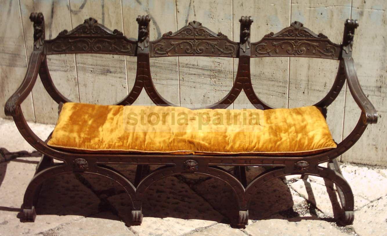 Decorativo Antico Divano, In Legno Con Artistici Intagli, Collocabile Ovunque immagine 1