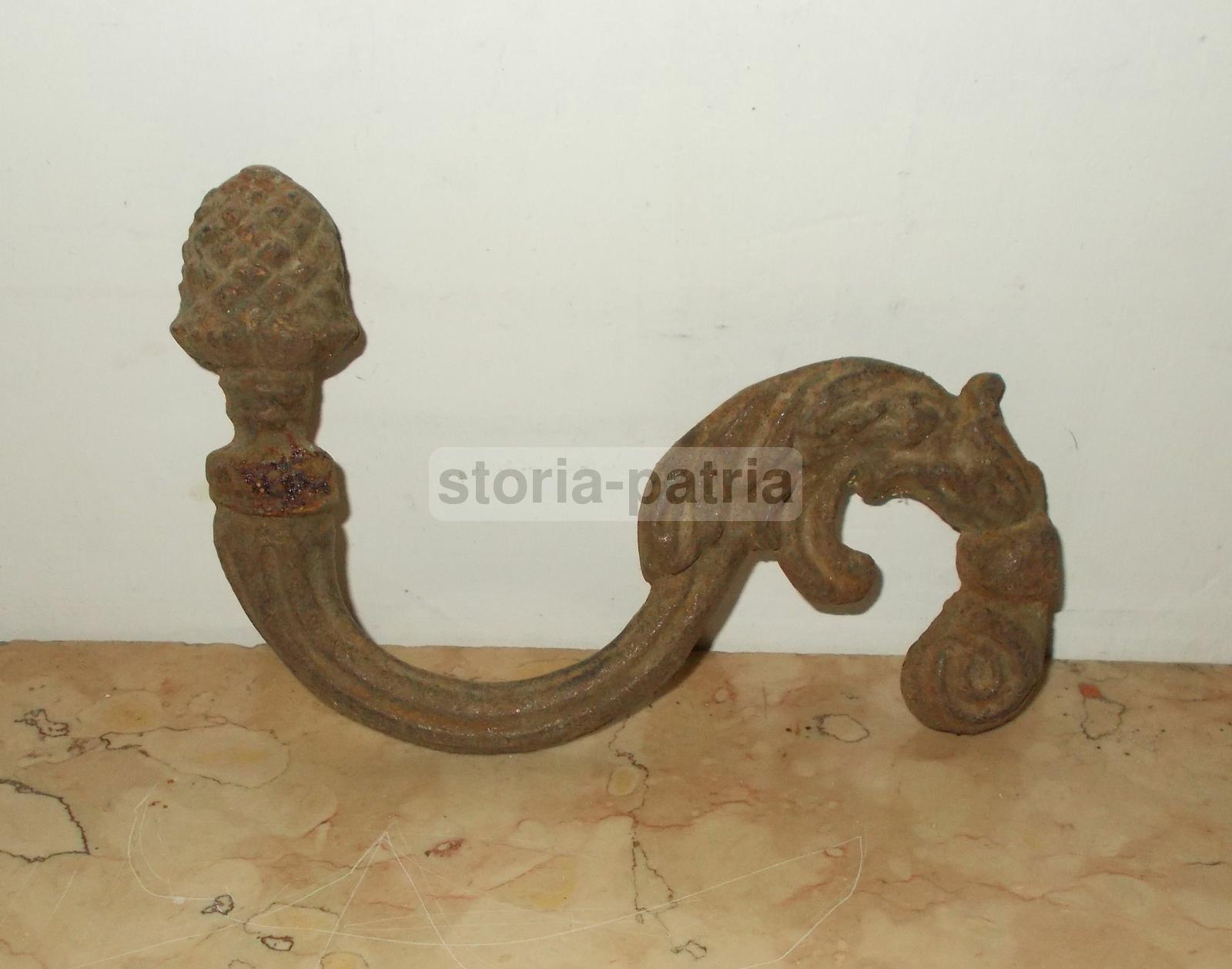 Decorativo Ferro, Artistica Fusione, Con Piccola Pigna, Uso Applique O Per Tenda immagine 4