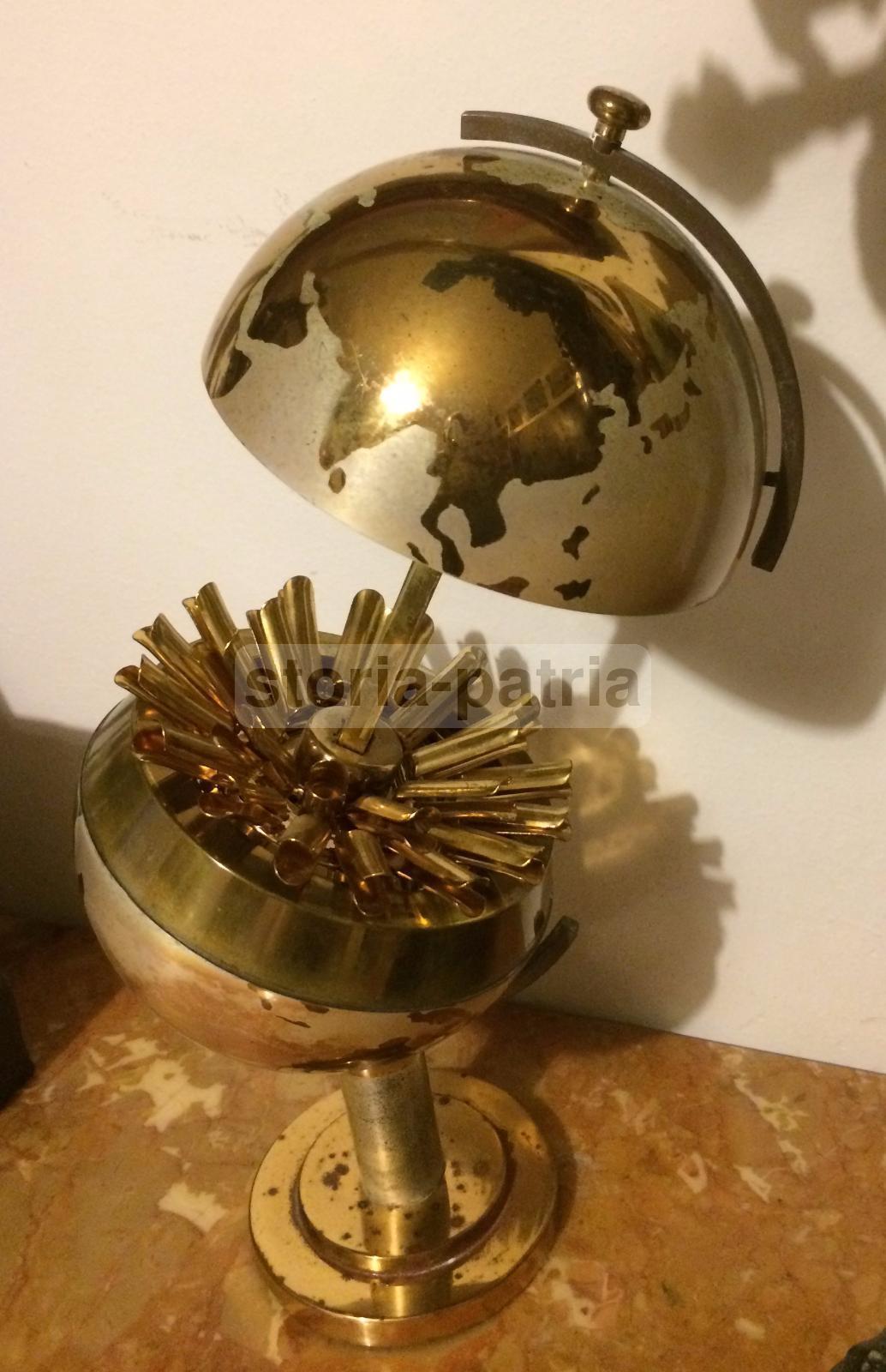Globo Terrestre, Mappamondo, Cartografia, Decorativo Soprammobile, Fumo, Sigarette immagine 1