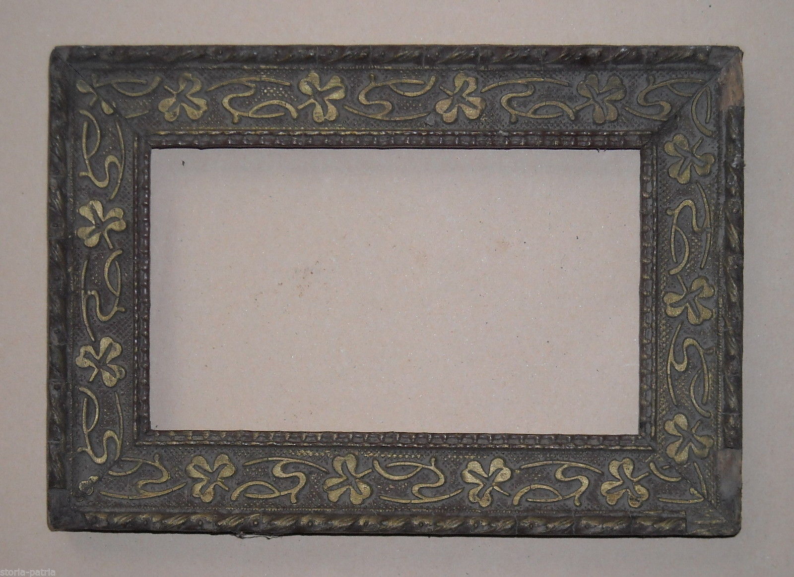 Graziosa Antica Cornice Liberty, Decoro Floreale Dorato, Utile E Da Collezione immagine 1
