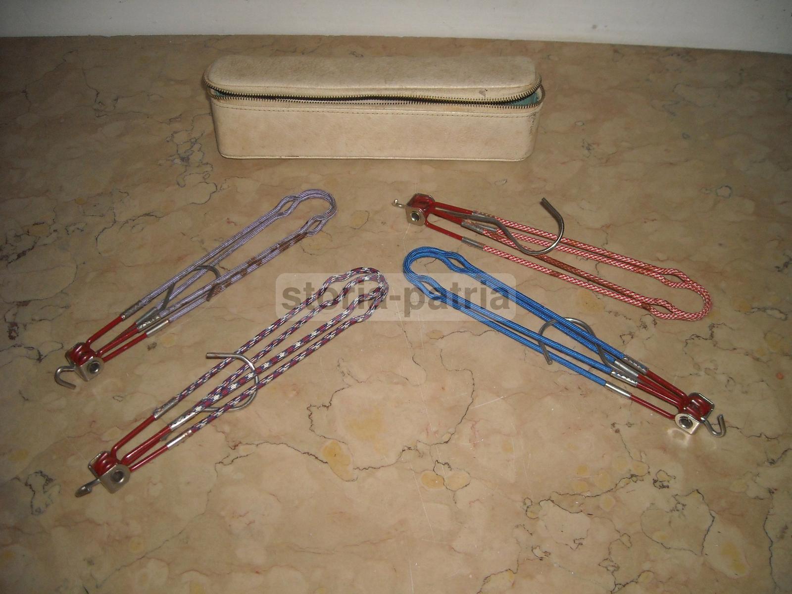 Moda, Abbigliamento, Inusuale Astuccio Da Viaggio, Grucce Per Abiti, Coloratissime immagine 1