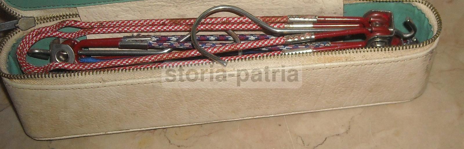 Moda, Abbigliamento, Inusuale Astuccio Da Viaggio, Grucce Per Abiti, Coloratissime immagine 2