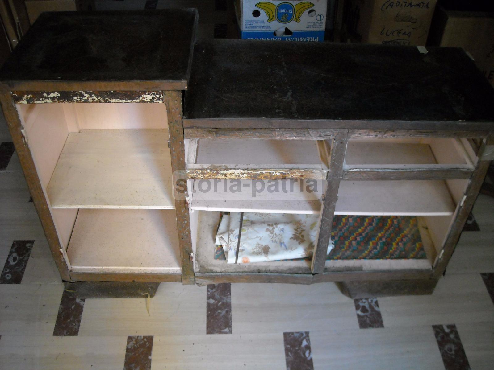 Modernariato, Design, Inusuale Mobile, Con Applicazioni Sbalzate, Credenza Artistica immagine 2