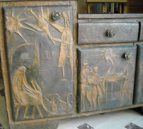 Modernariato, Design, Inusuale Mobile, Con Applicazioni Sbalzate, Credenza Artistica immagine 11