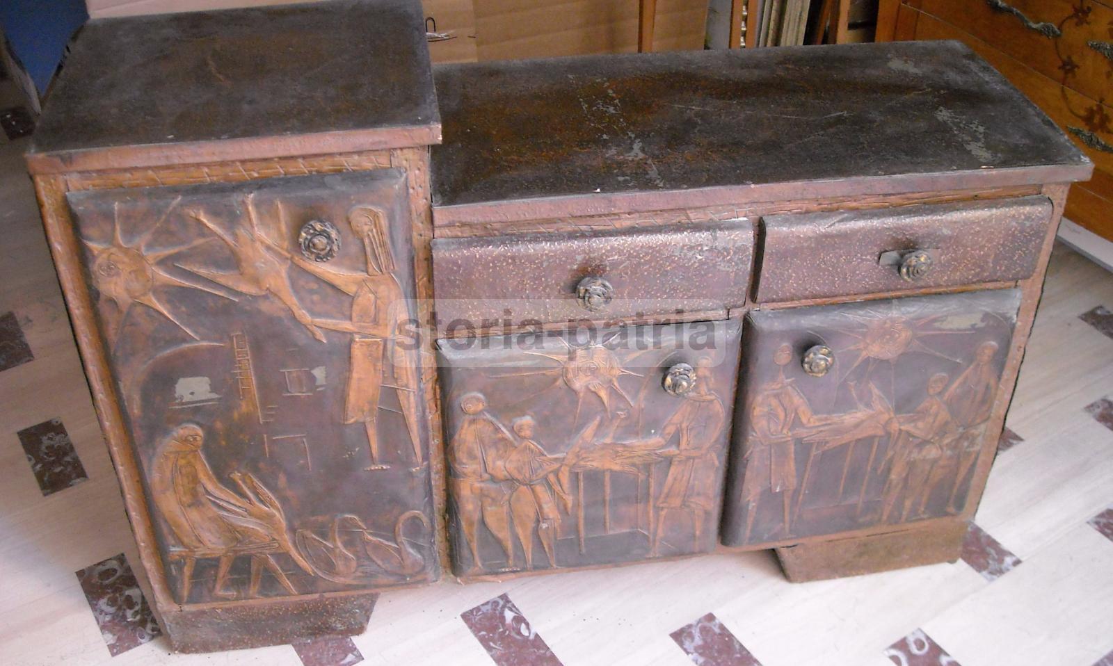 Modernariato, Design, Inusuale Mobile, Con Applicazioni Sbalzate, Credenza Artistica immagine 12