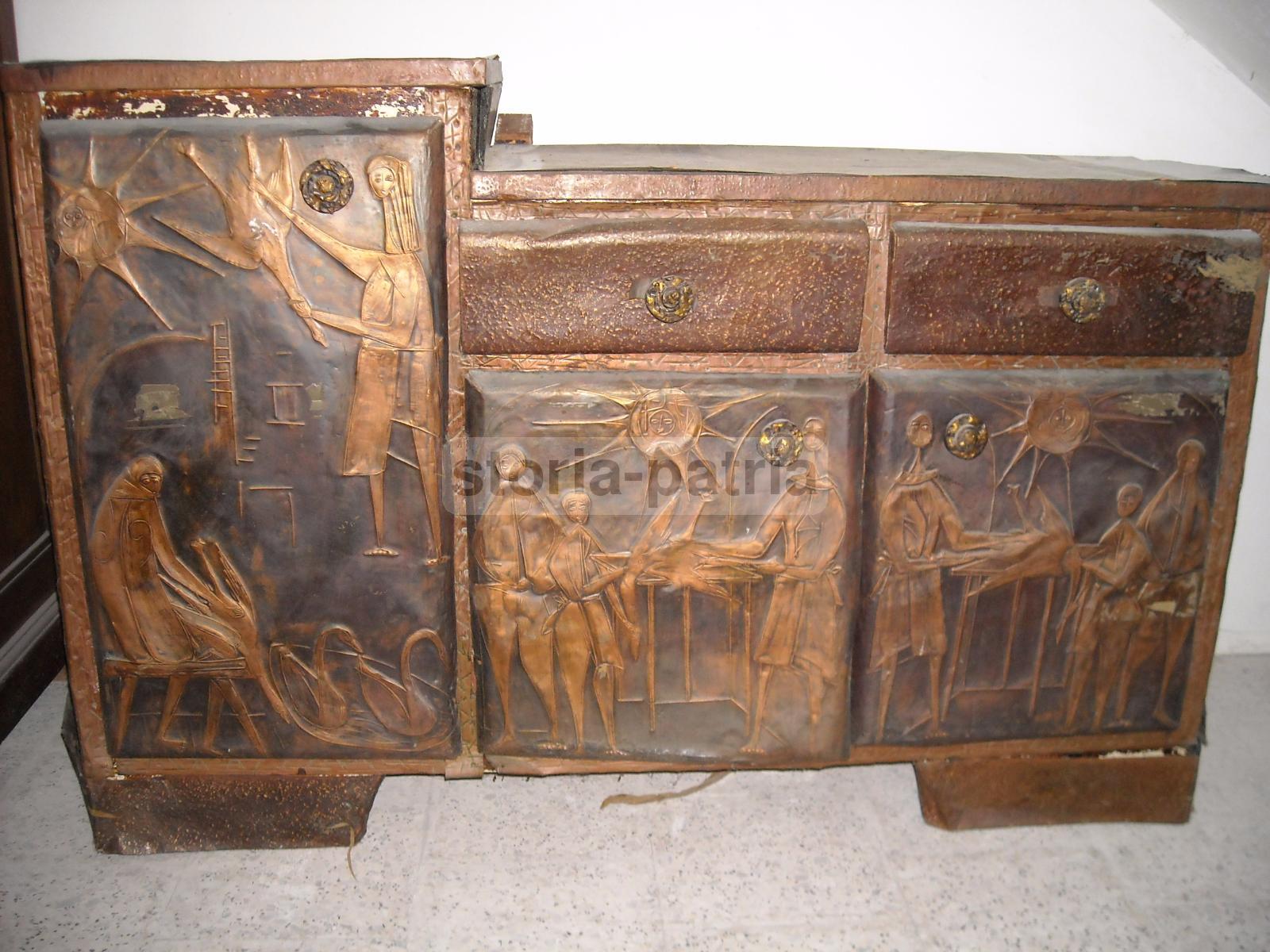 Modernariato, Design, Inusuale Mobile, Con Applicazioni Sbalzate, Credenza Artistica immagine 32