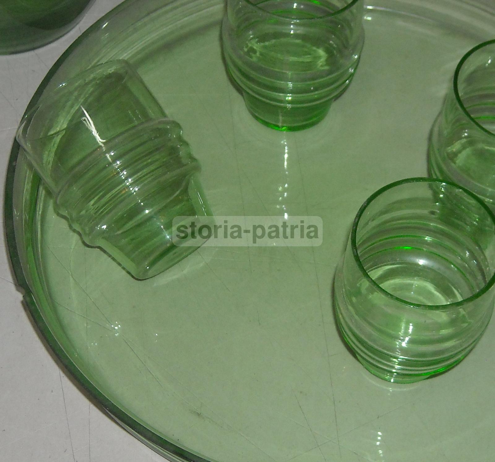 Soprammobili d'Epoca, Vetri Da Tavola, Servizio Decorativo, Vetro Verde, Bicchierini immagine 3