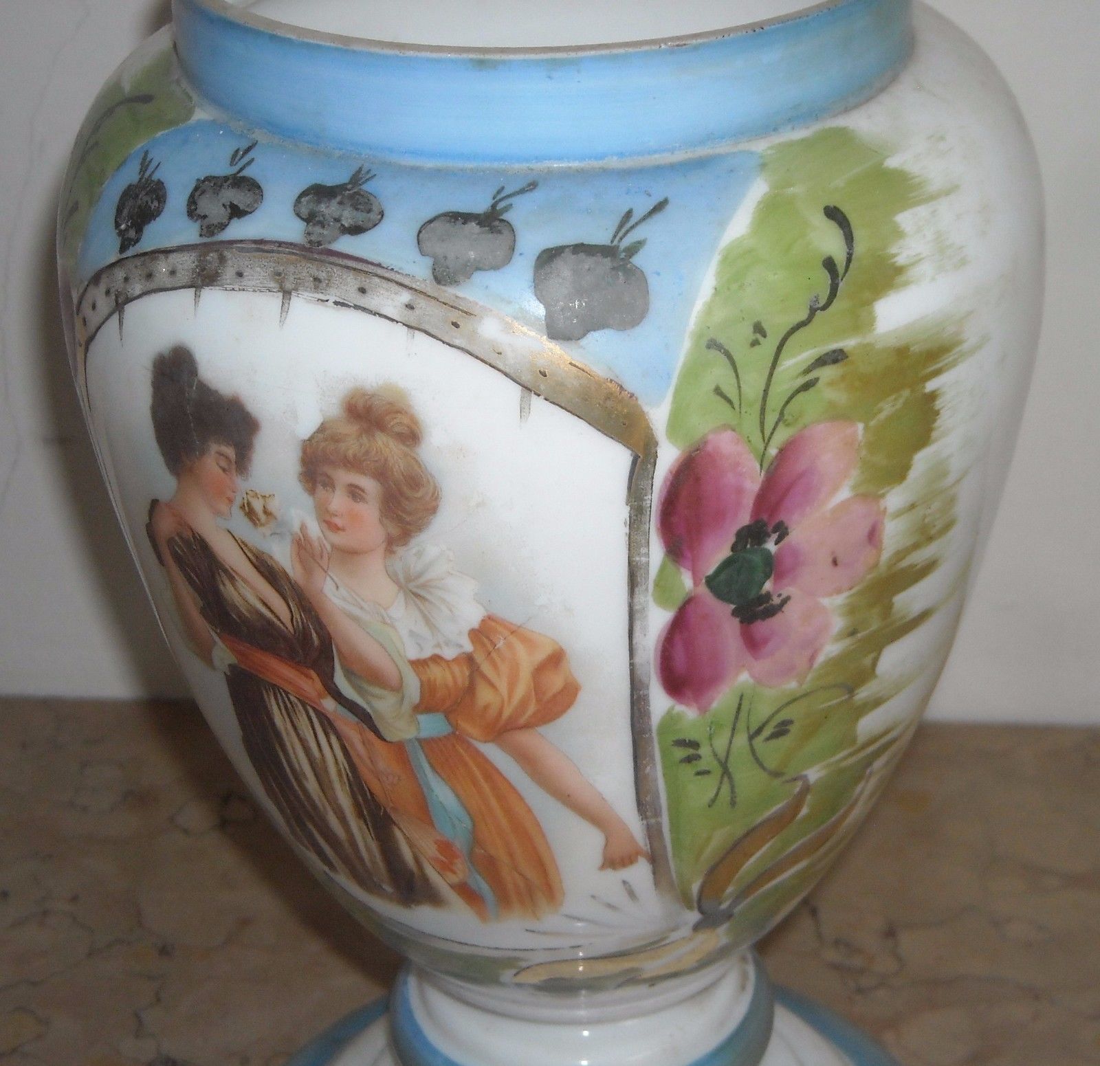 Vetri Antichi, Pregevole Soprammobile In Vetro Opaline, Decorato E Dipinto, Liberty immagine 1