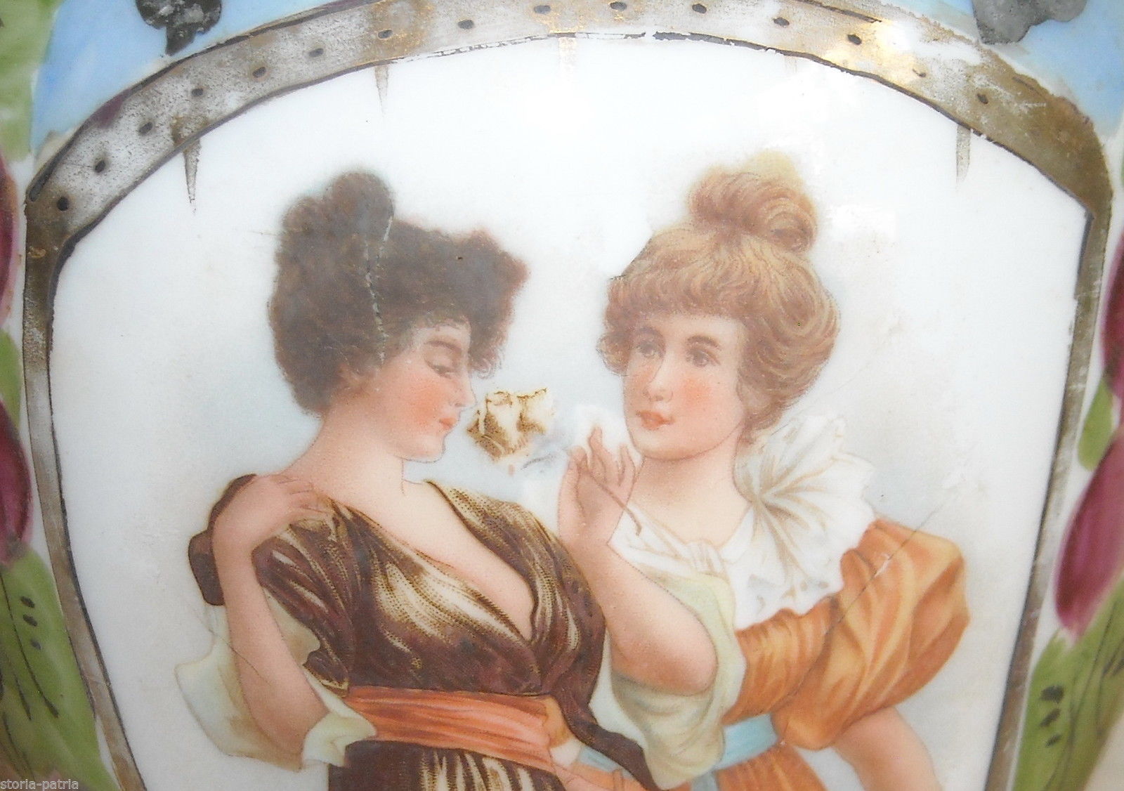 Vetri Antichi, Pregevole Soprammobile In Vetro Opaline, Decorato E Dipinto, Liberty immagine 5